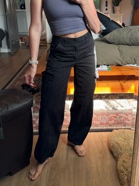 Black Levi’s Cargo Pants